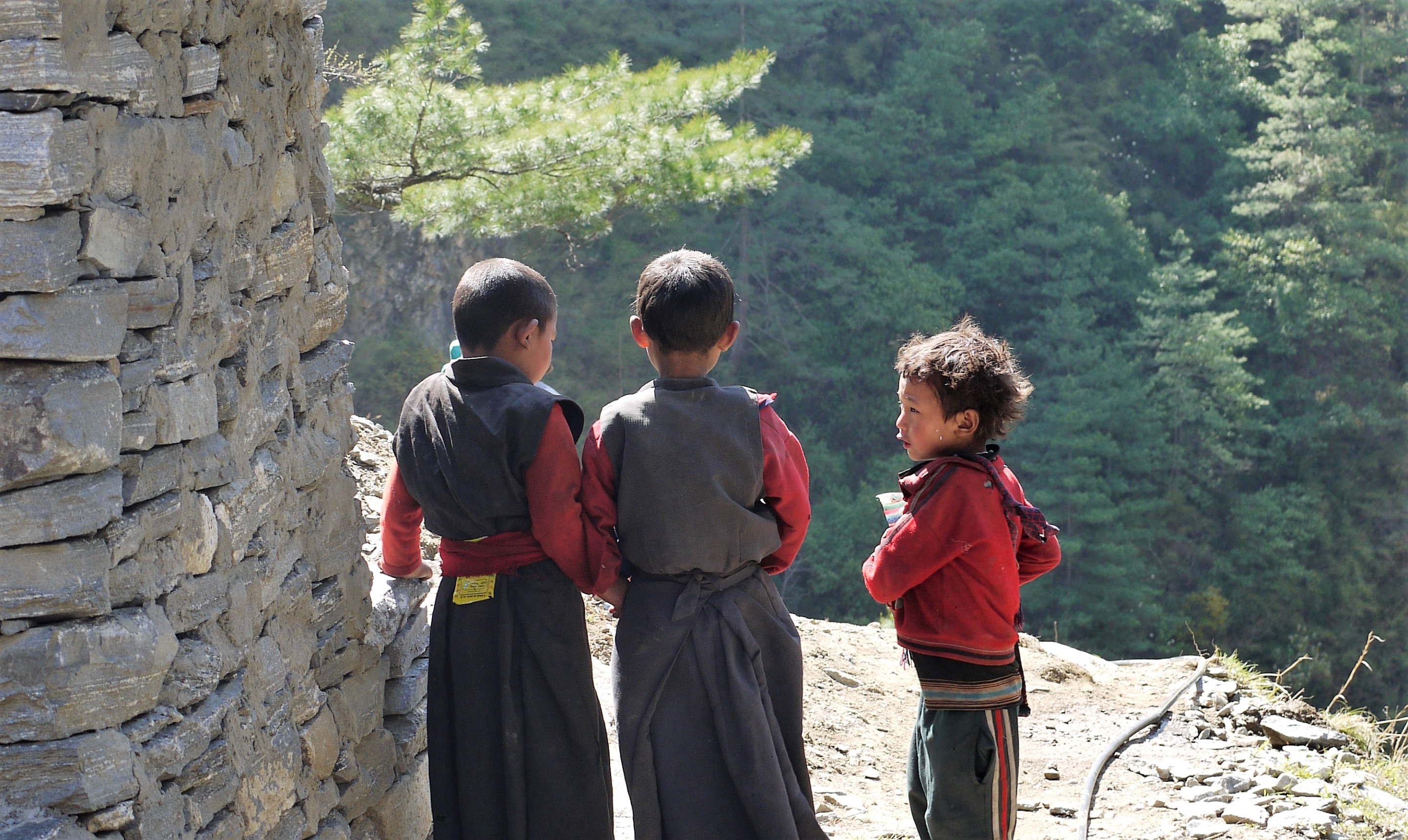 Nepalese children in the Manaslu region