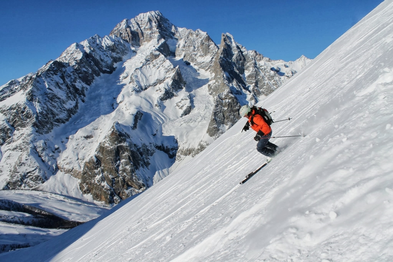 Skier rips down a slope on the Chamonix Ski Touring Weekend